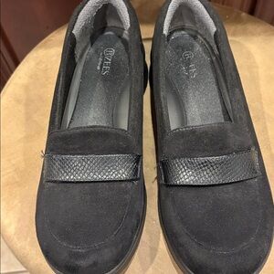 Bzees loafer Women's Black Suede Loafers wide with shoe
